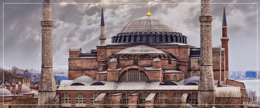 Istanbul Short Breaks : Legends of Marmara - 6 Day Tour to Hagia Sophia, Topkapi Palace, Blue Mosque, Hippodrome, Grand Bazaar, Dolmabahce Palace, Beylerbeyi Palace & Bosphorus Cruise by Public Ferry, Lone Pine, Chunuk Bair, ANZAC Cove, Ari Burnu Cemetery, Johnston's Jolly, 57th Regiment, The Nek, Ancient Site of Troia, Trojan Horse at the City Center, Canakkale City